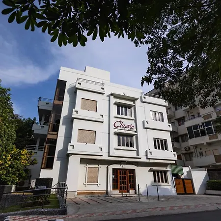 Classic Boutique Hotel & Luxury Service Apartments-3
